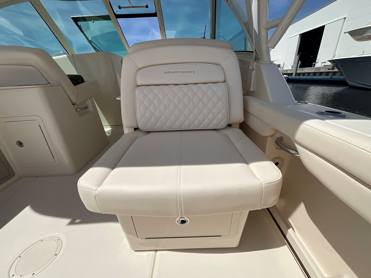 GRADY-WHITE FREEDOM 325, photo 18