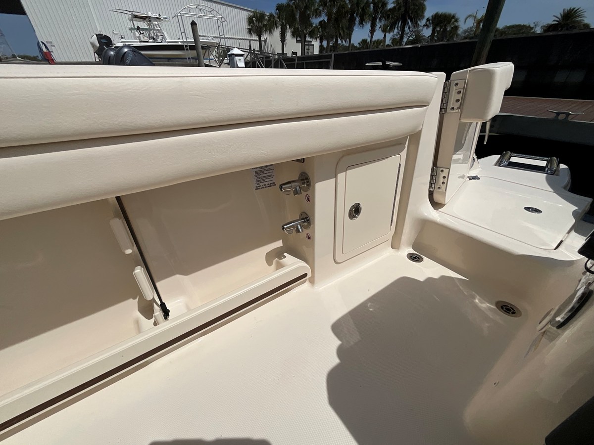 GRADY-WHITE FREEDOM 325, photo 20