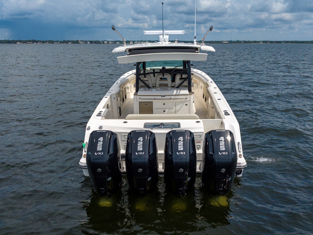 BOSTON WHALER 380 OUTRAGE, photo 9