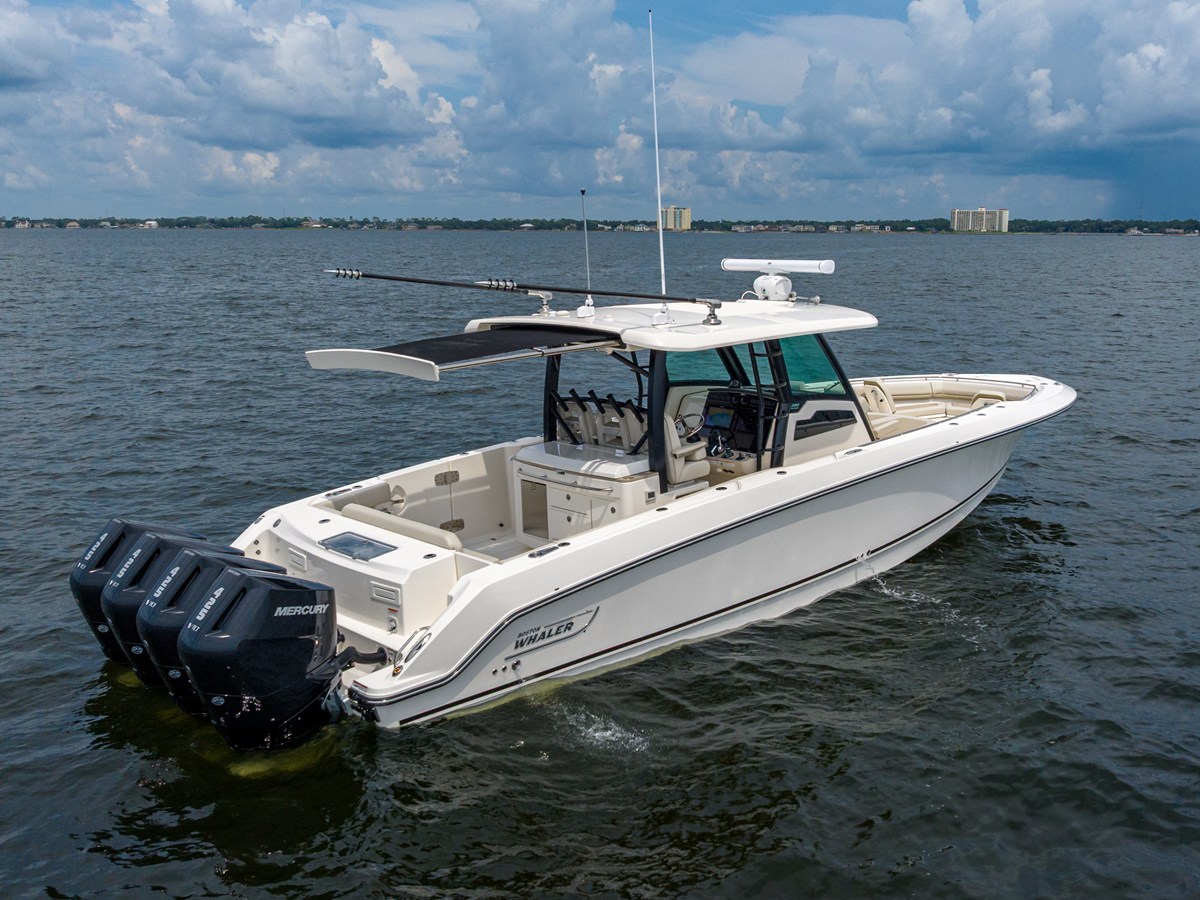 BOSTON WHALER 380 OUTRAGE, photo 10