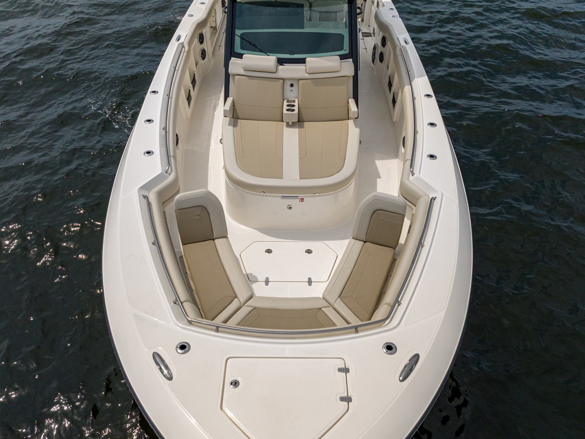 BOSTON WHALER 380 OUTRAGE, photo 12