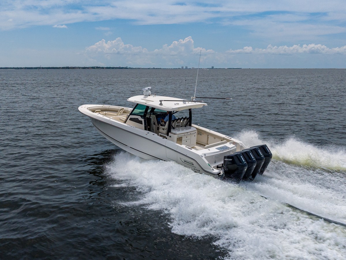 BOSTON WHALER 380 OUTRAGE, photo 21
