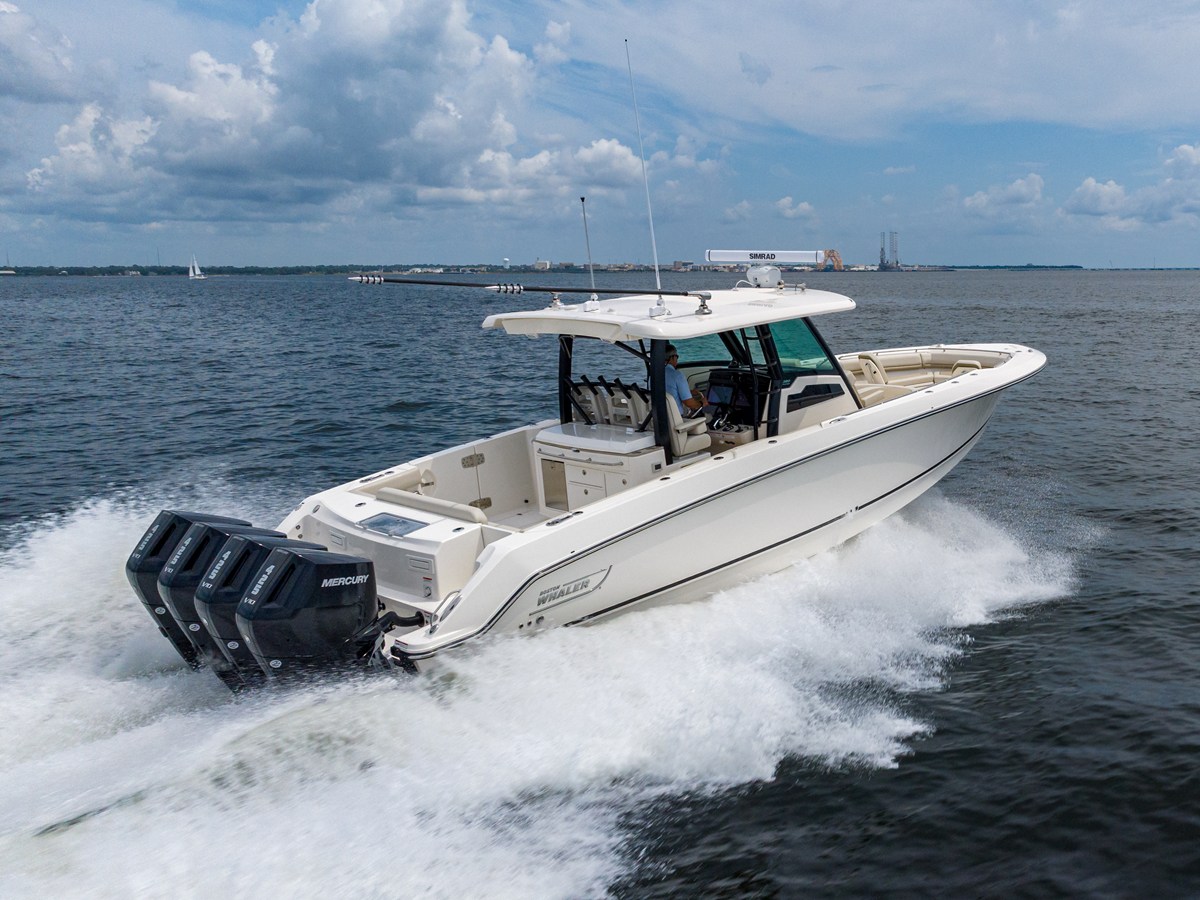 BOSTON WHALER 380 OUTRAGE, photo 23