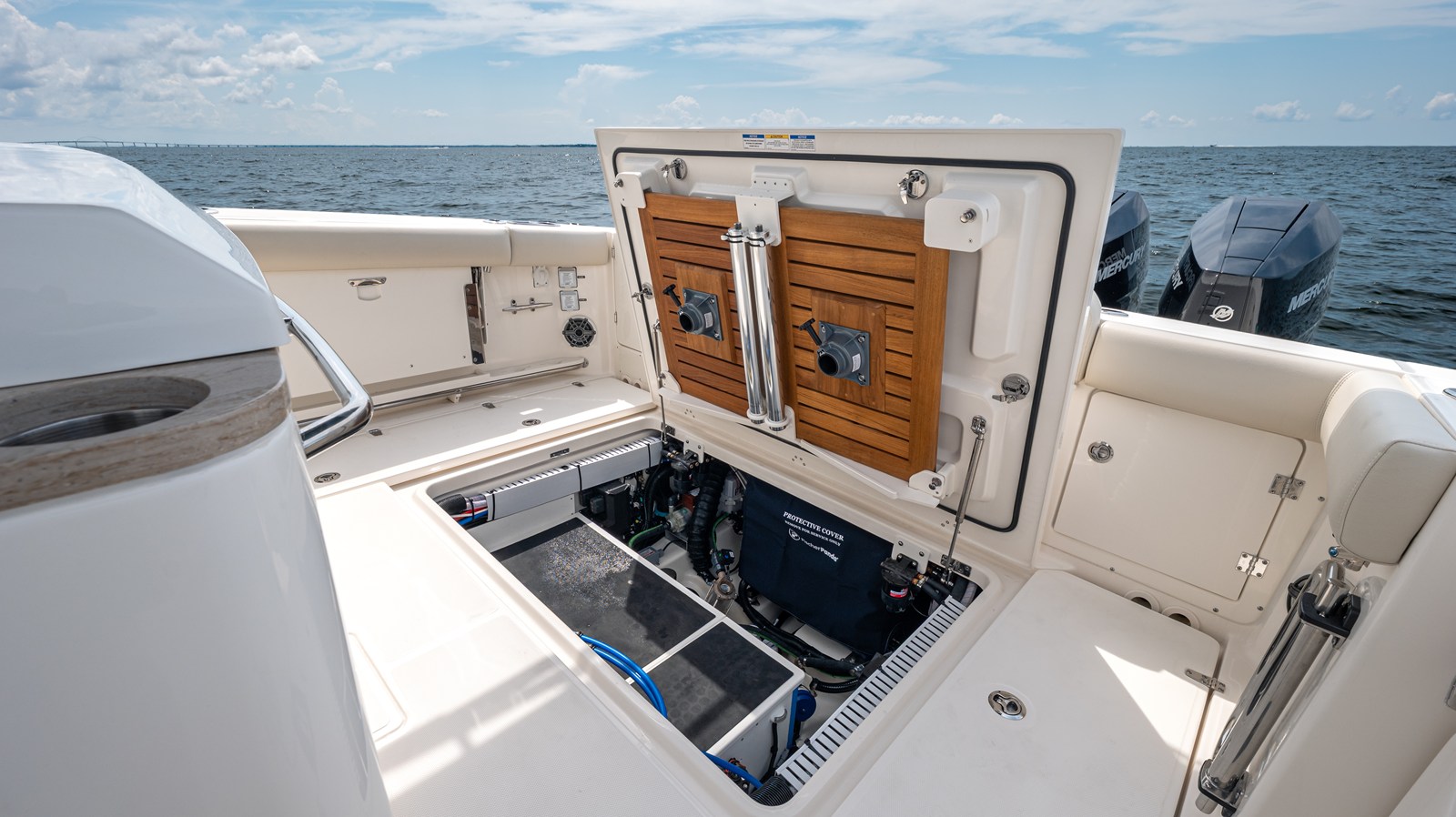 BOSTON WHALER 380 OUTRAGE, photo 32