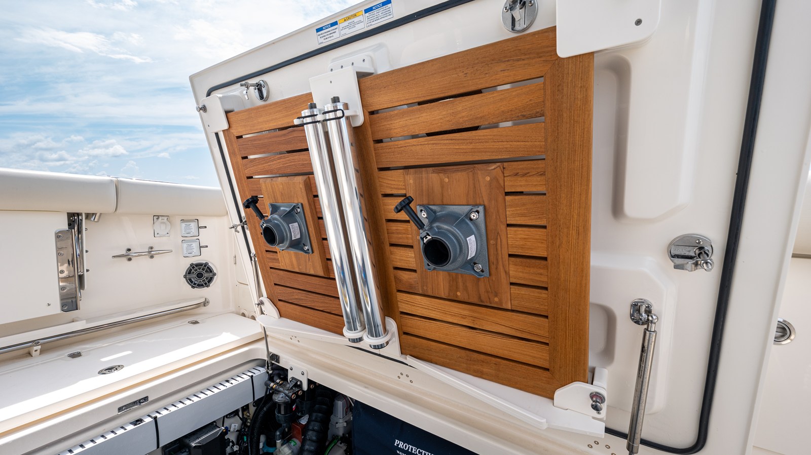 BOSTON WHALER 380 OUTRAGE, photo 33