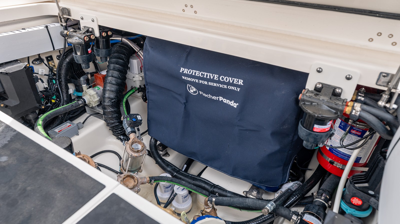 BOSTON WHALER 380 OUTRAGE, photo 35