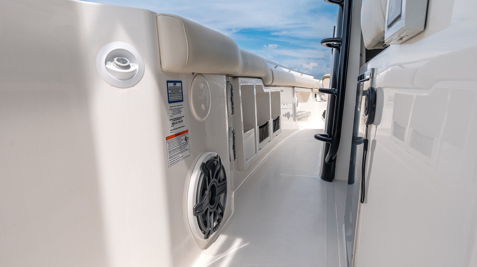 BOSTON WHALER 380 OUTRAGE, photo 43