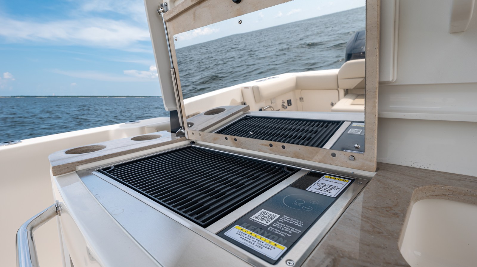 BOSTON WHALER 380 OUTRAGE, photo 49