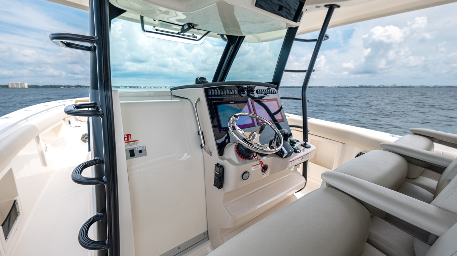 BOSTON WHALER 380 OUTRAGE, photo 51
