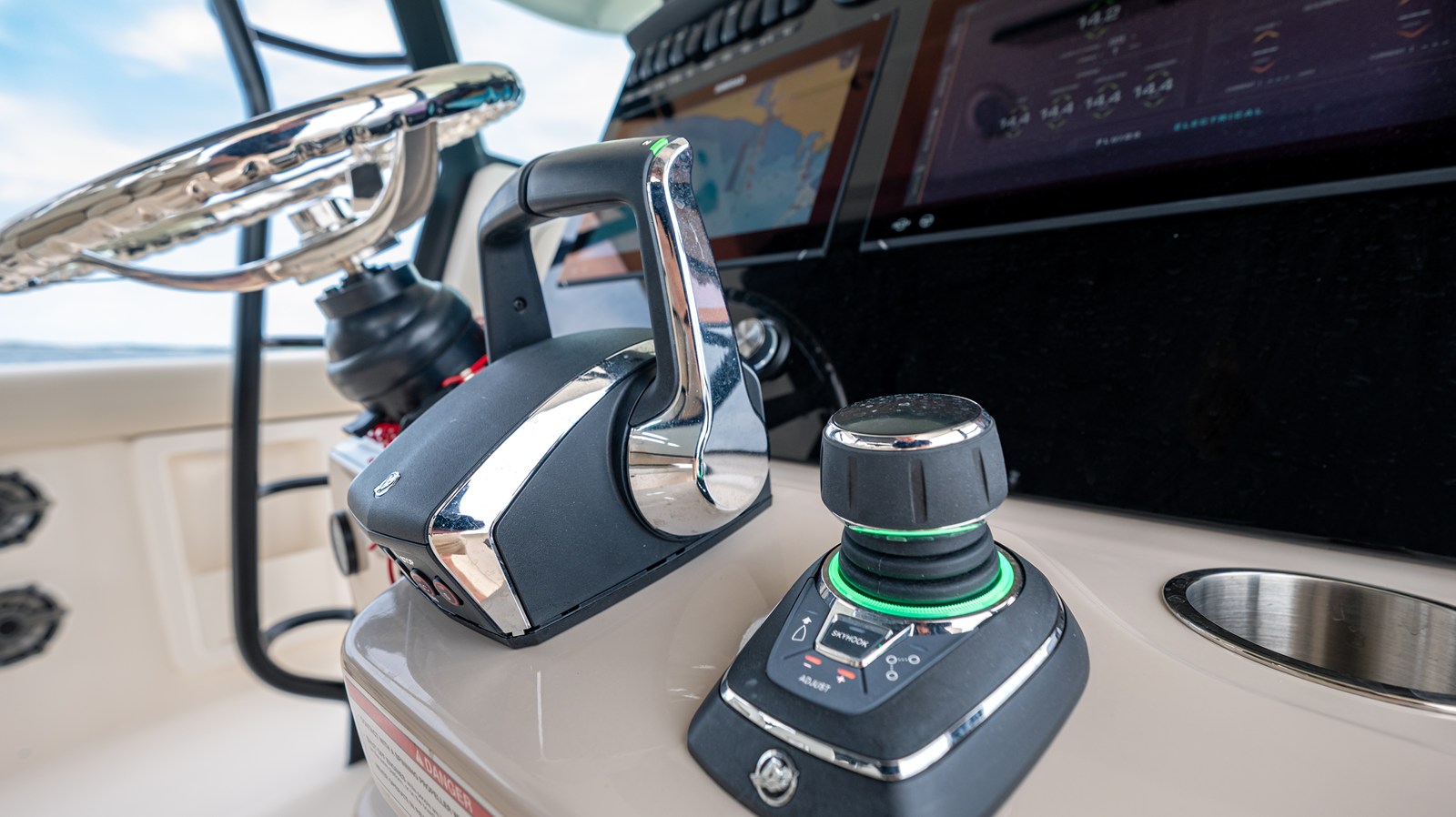 BOSTON WHALER 380 OUTRAGE, photo 59