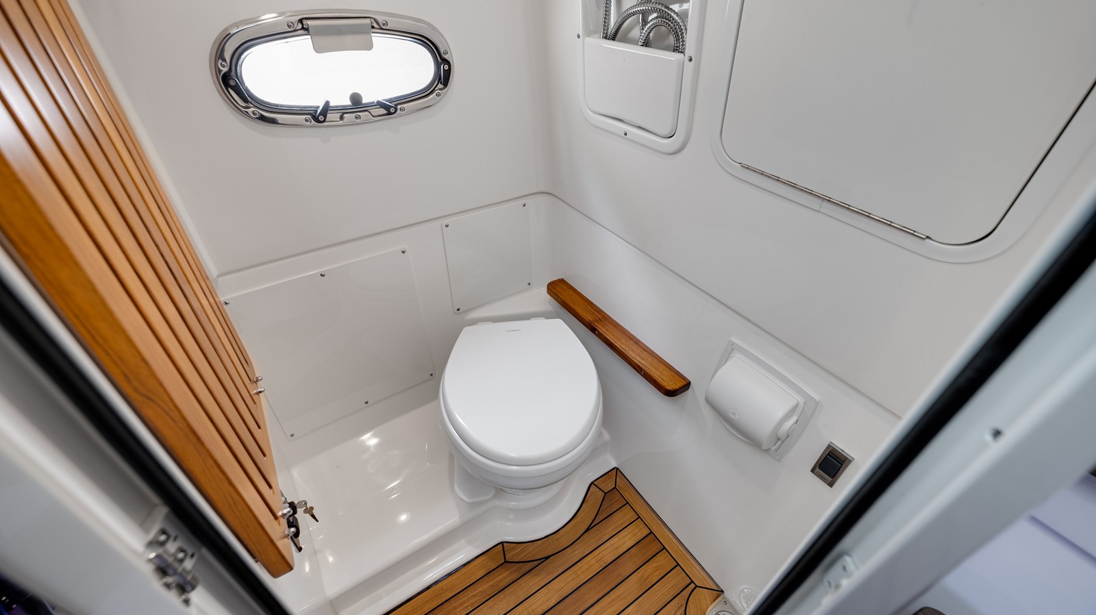 BOSTON WHALER 380 OUTRAGE, photo 66
