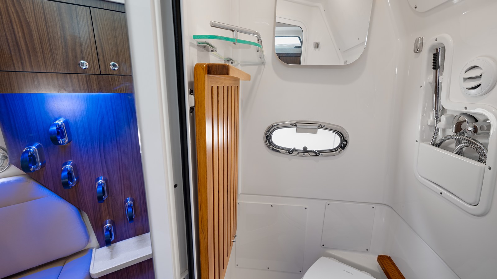 BOSTON WHALER 380 OUTRAGE, photo 68