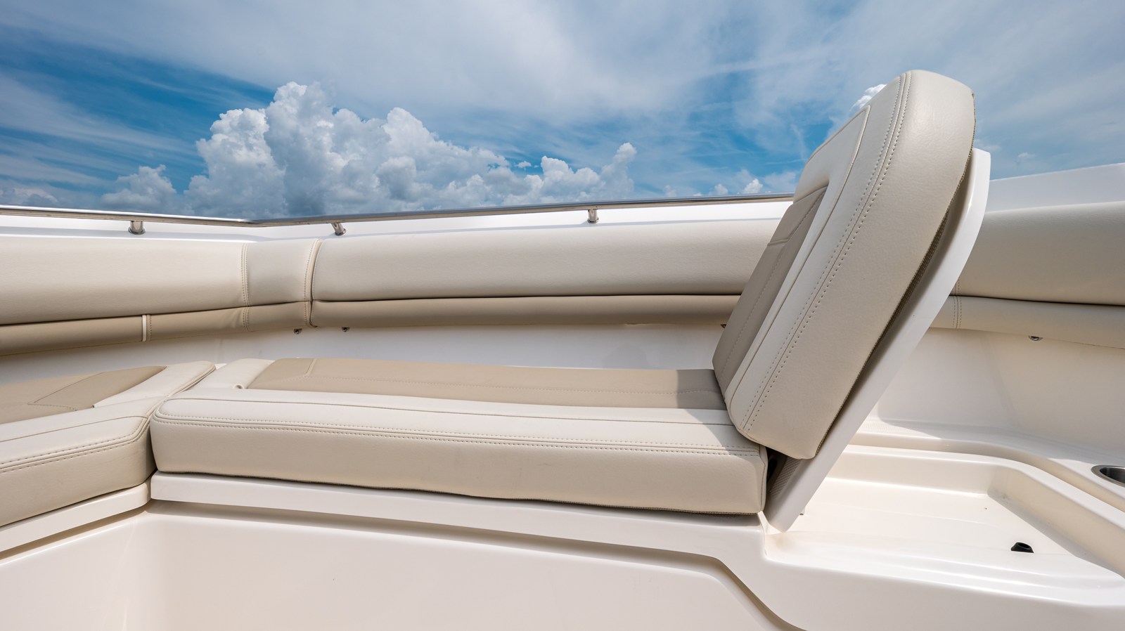 BOSTON WHALER 380 OUTRAGE, photo 74