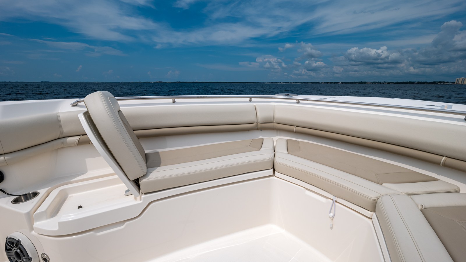 BOSTON WHALER 380 OUTRAGE, photo 75