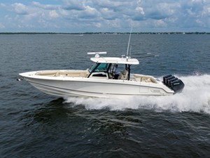 BOSTON WHALER 380 OUTRAGE