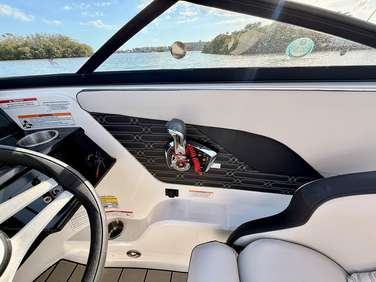 SEA RAY SPX 210 OUTBOARD, photo 42