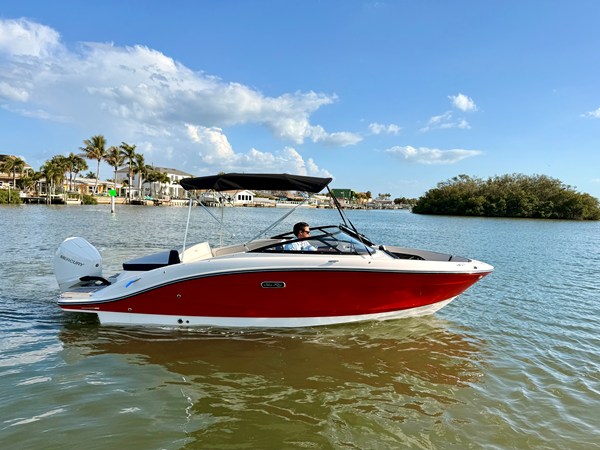 SEA RAY SPX 210 OUTBOARD — 2026 Sea Ray SPX 210 Outboard