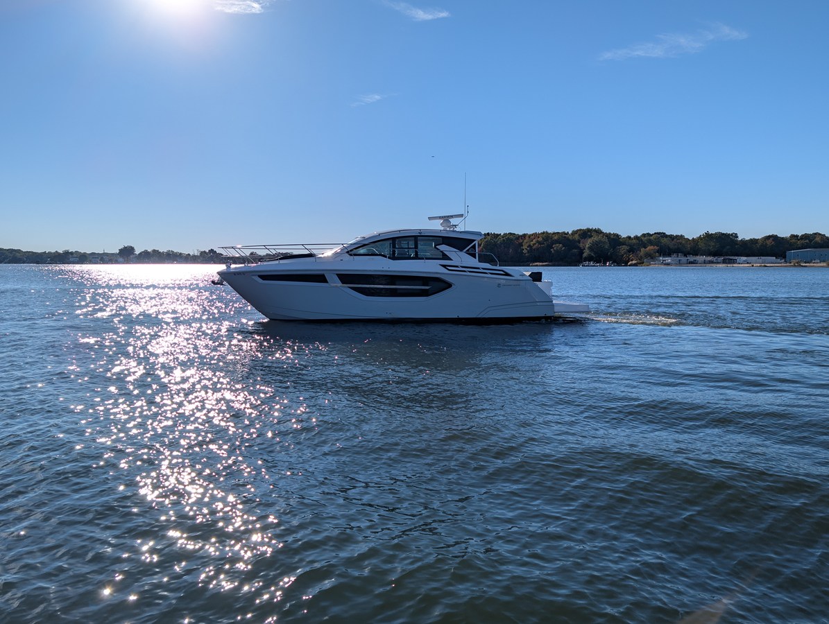 Cruisers Yachts 42 CANTIUS — 2025 Cruisers Yachts 42 Cantius — photo 3