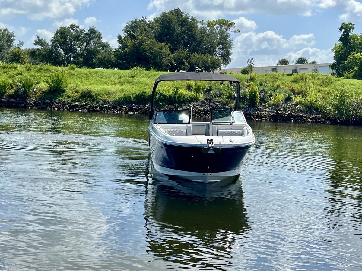 Sea Ray 270 SDX OB — 2024 Sea Ray 270 SDX OB — photo 4
