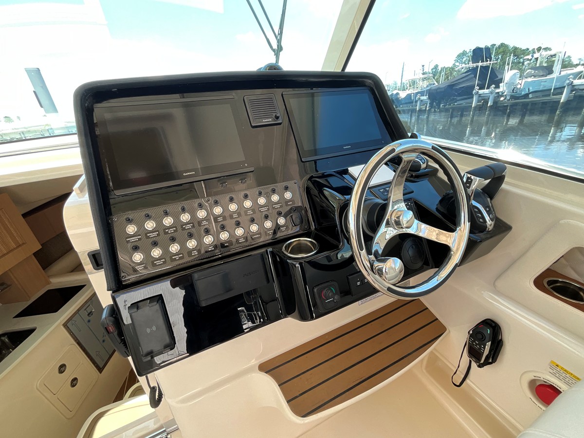 GRADY-WHITE EXPRESS 340, photo 17