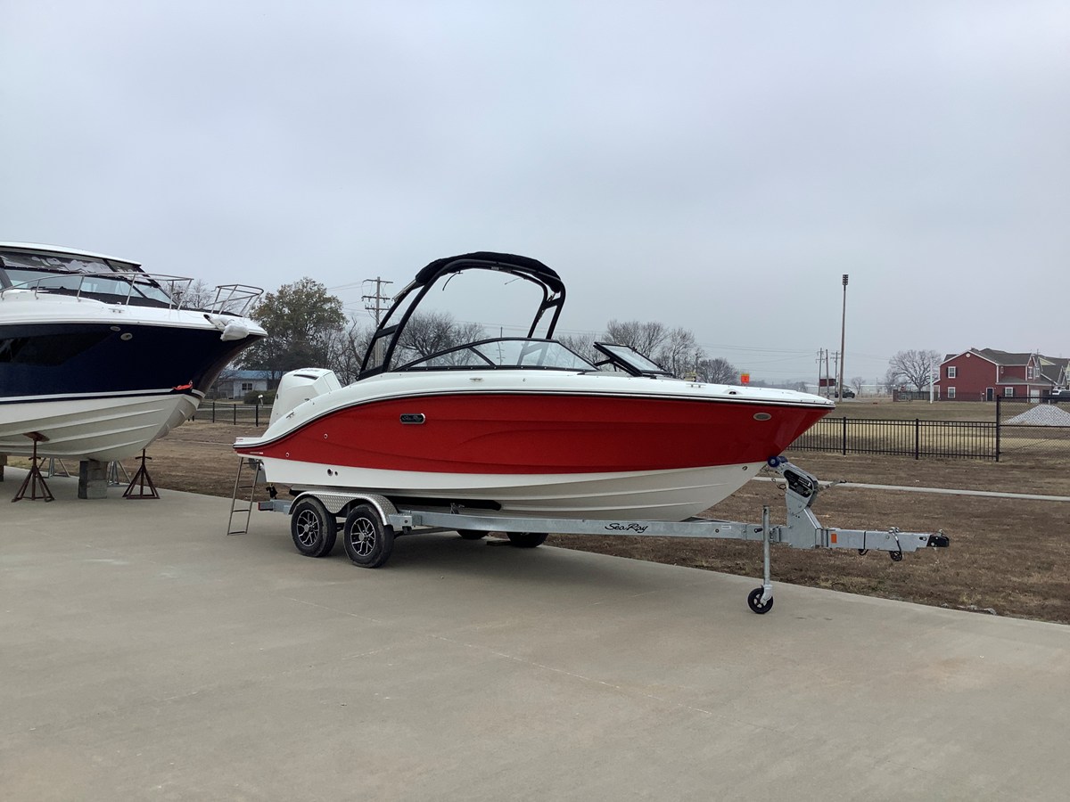 Sea Ray SPX 210 Outboard — 2026 Sea Ray SPX 210 Outboard — photo 3