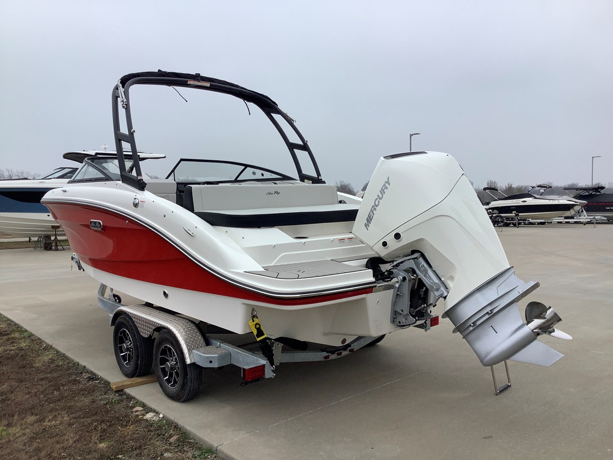 Sea Ray SPX 210 Outboard — 2026 Sea Ray SPX 210 Outboard — photo 4