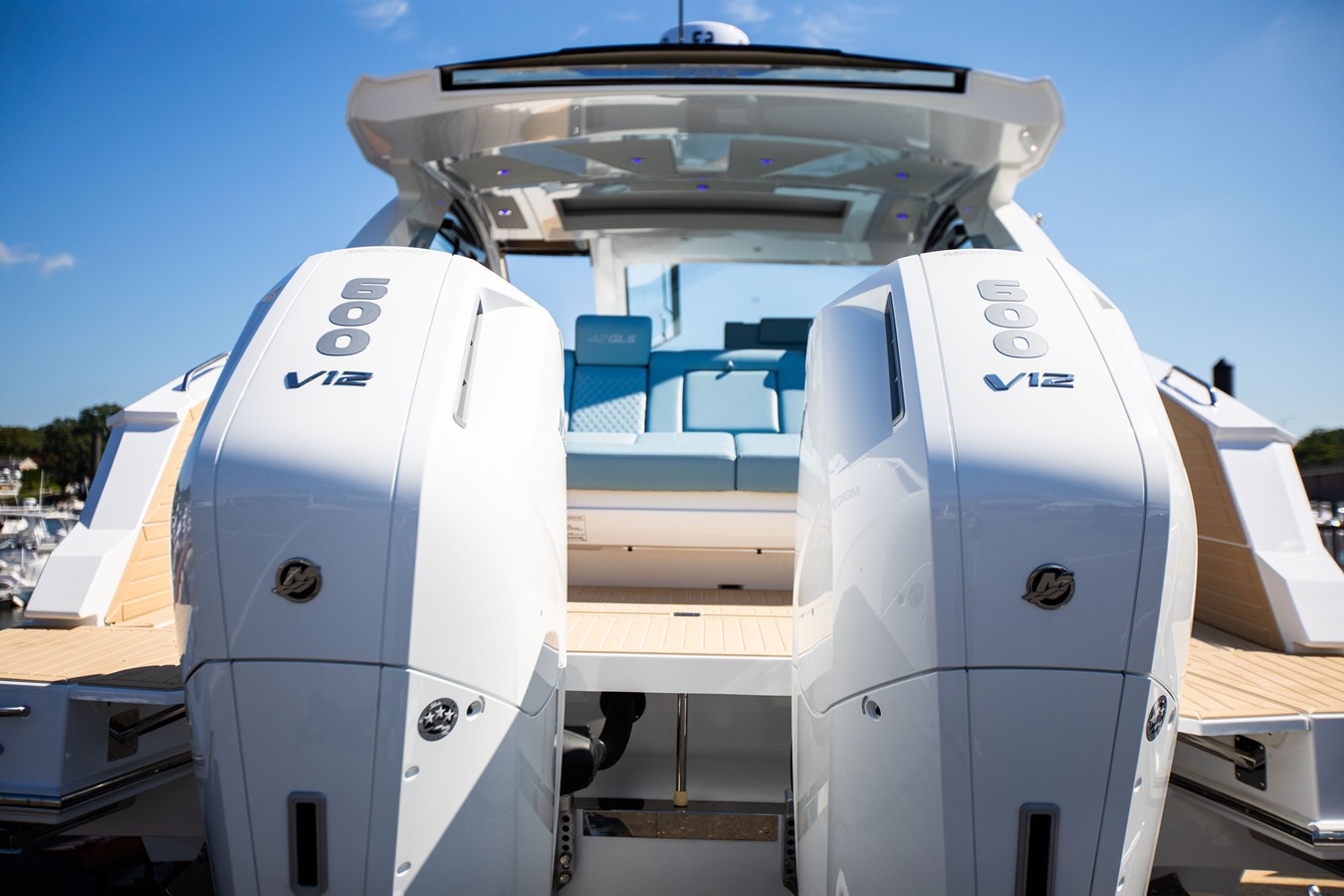 CRUISERS YACHTS 42 GLS OUTBOARD, photo 6