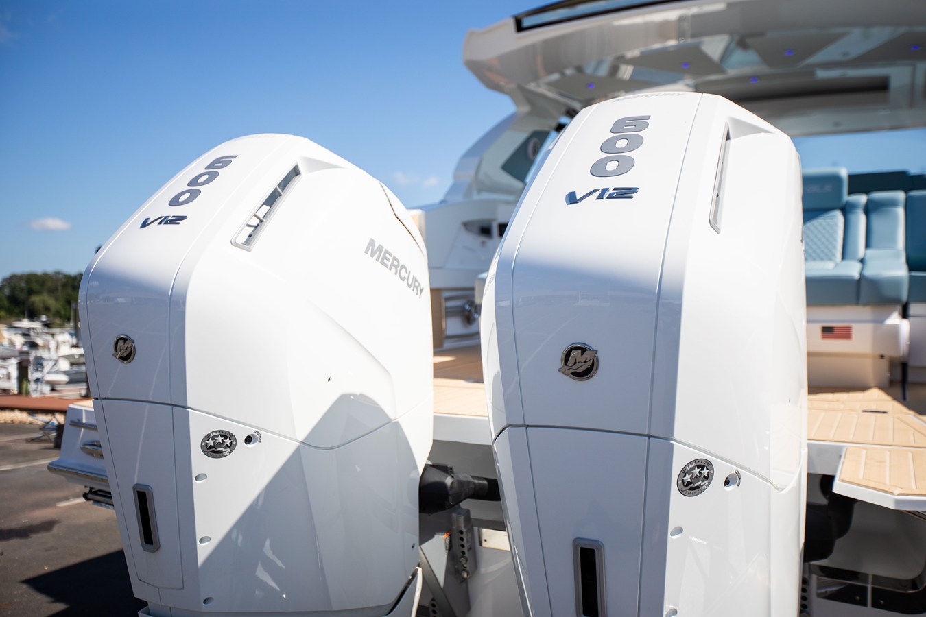 CRUISERS YACHTS 42 GLS OUTBOARD, photo 7