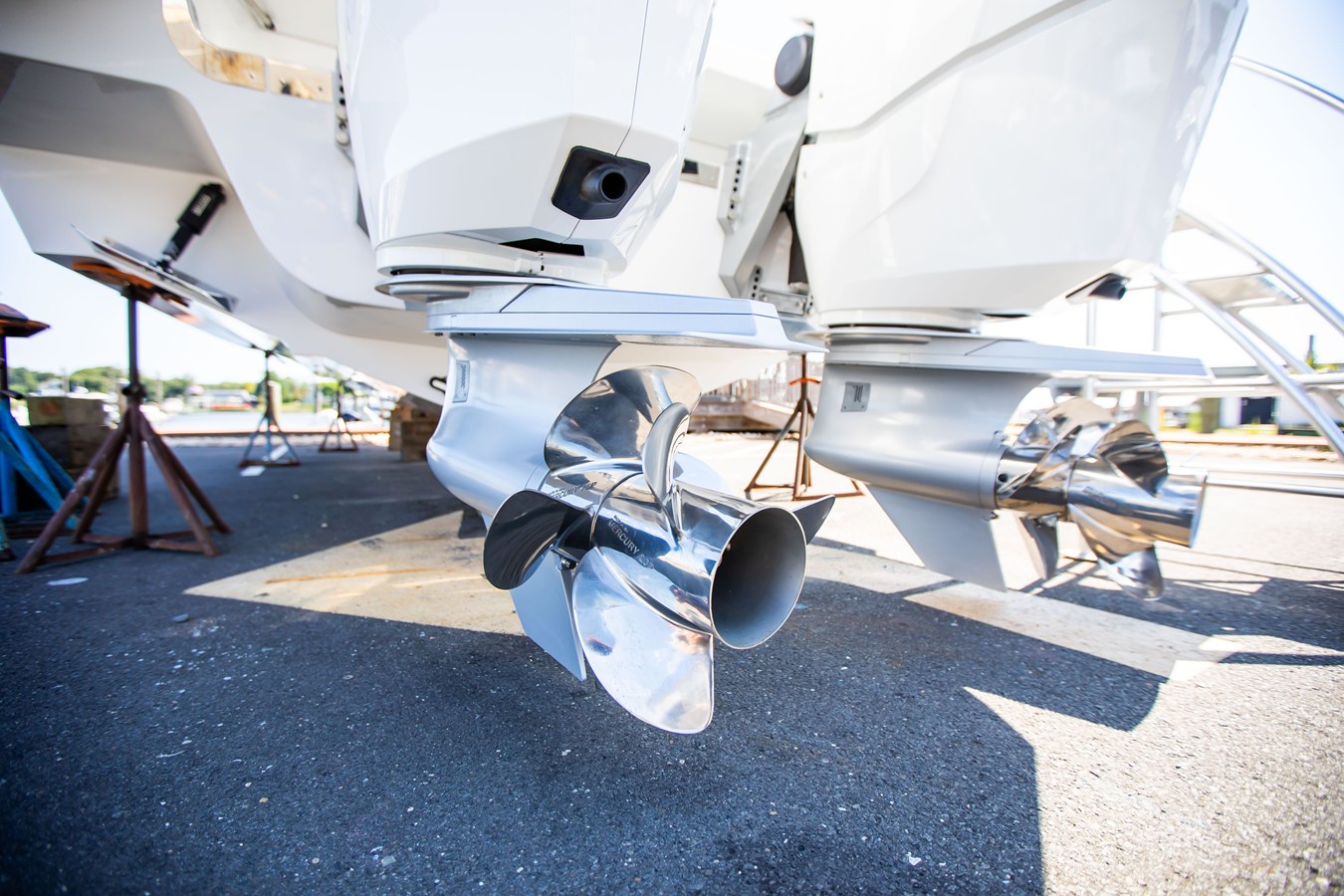 CRUISERS YACHTS 42 GLS OUTBOARD, photo 9