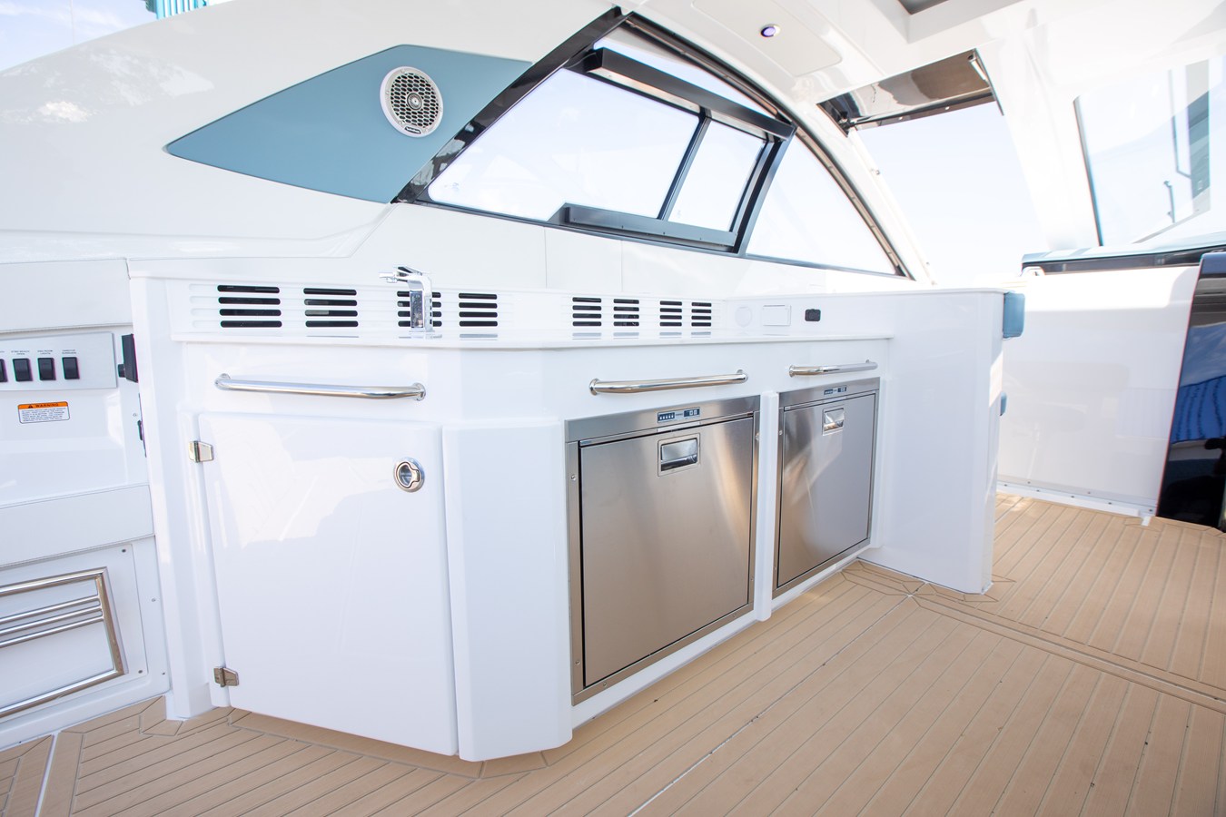 CRUISERS YACHTS 42 GLS OUTBOARD, photo 18
