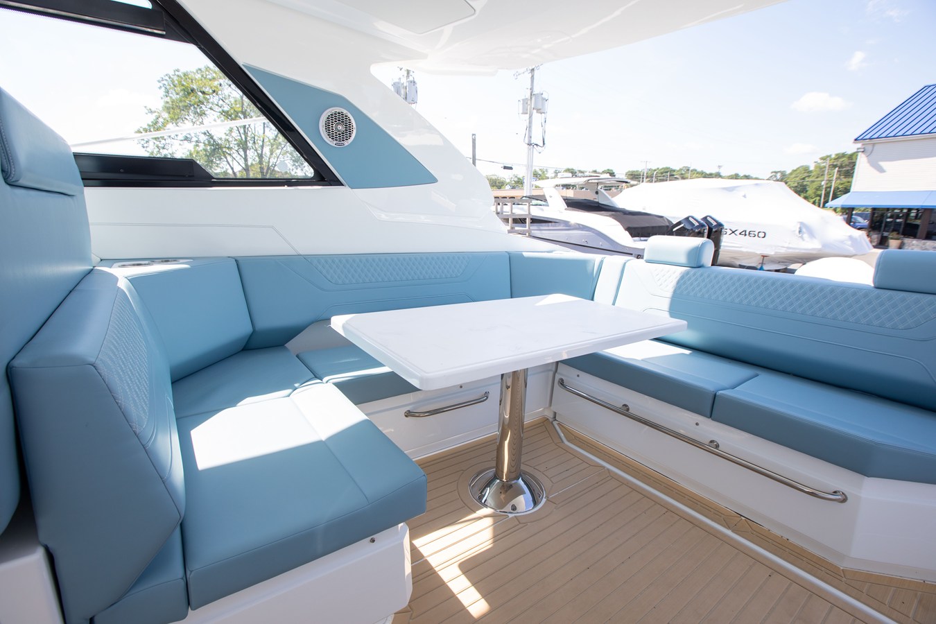 CRUISERS YACHTS 42 GLS OUTBOARD, photo 20