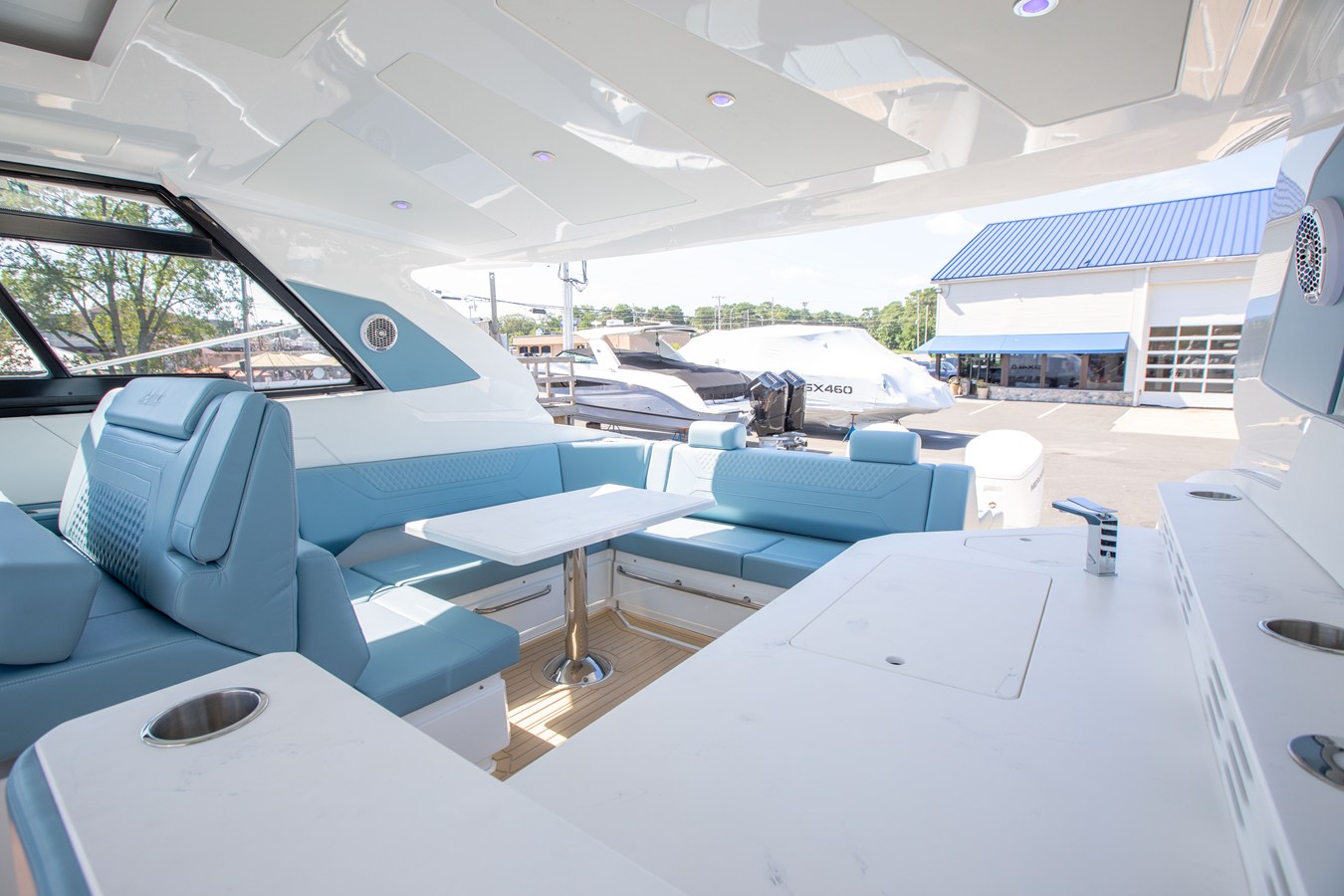 CRUISERS YACHTS 42 GLS OUTBOARD, photo 23
