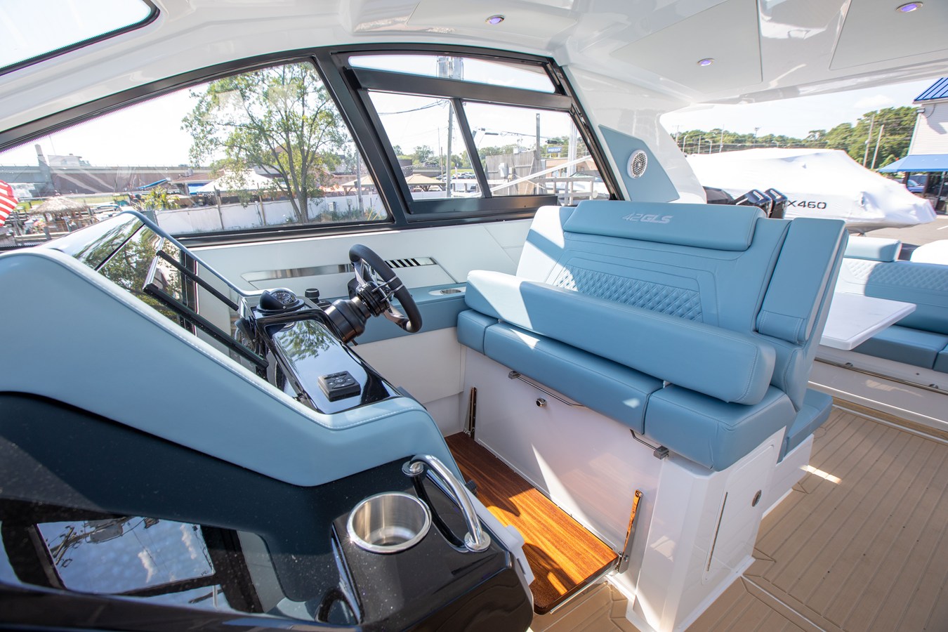 CRUISERS YACHTS 42 GLS OUTBOARD, photo 26