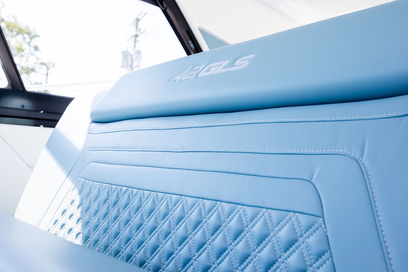CRUISERS YACHTS 42 GLS OUTBOARD, photo 29