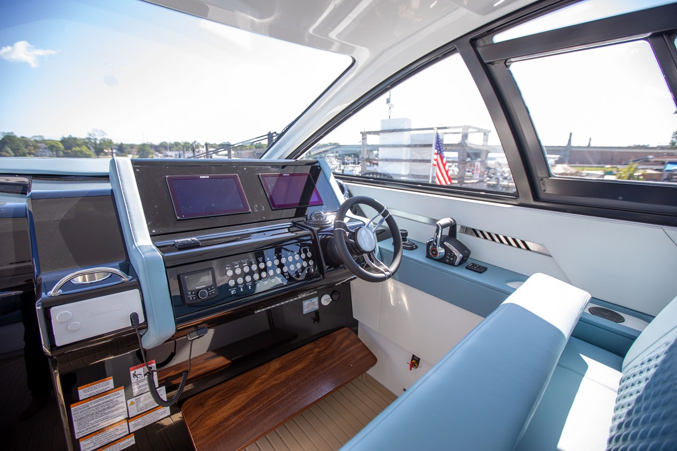 CRUISERS YACHTS 42 GLS OUTBOARD, photo 30
