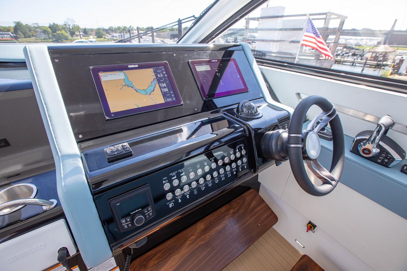 CRUISERS YACHTS 42 GLS OUTBOARD, photo 32