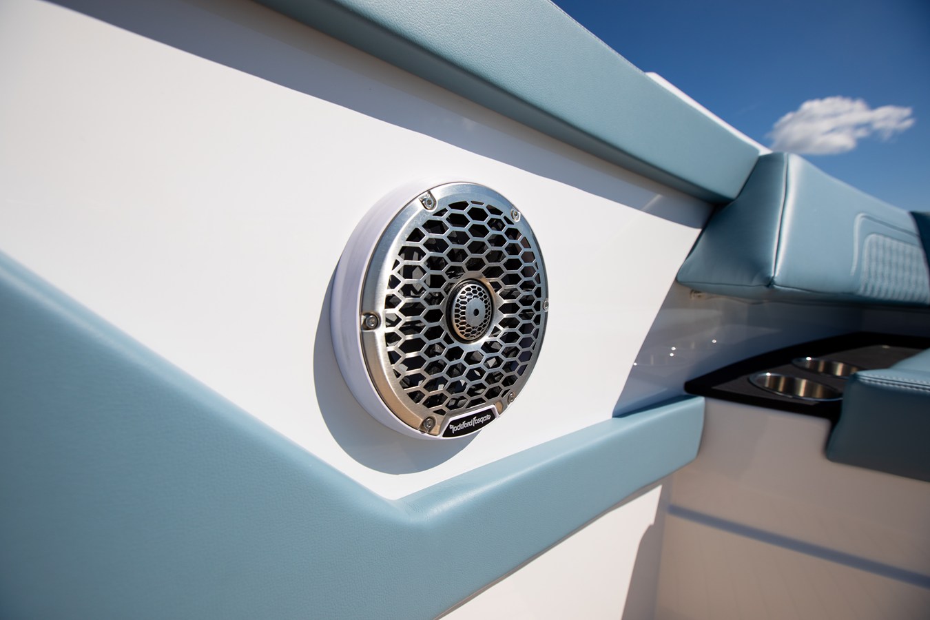 CRUISERS YACHTS 42 GLS OUTBOARD, photo 50