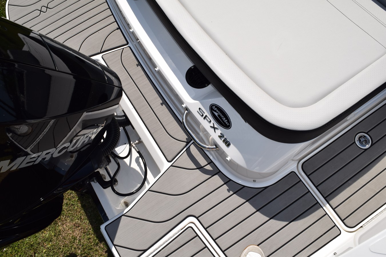 Sea Ray SPX 210 Outboard — 2026 Sea Ray SPX 210 Outboard — photo 4