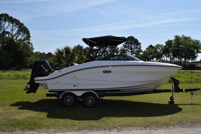 SEA RAY SPX 210 OUTBOARD — 2026 Sea Ray SPX 210 Outboard