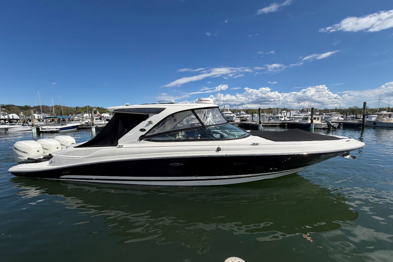 Sea Ray SLX 350 OB — 2017 Sea Ray SLX 350 OB — photo 2