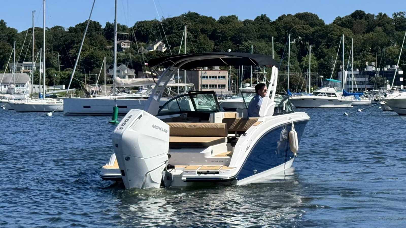 Sea Ray SDX 270 Outboard — 2027 Sea Ray SDX 270 Outboard — photo 4