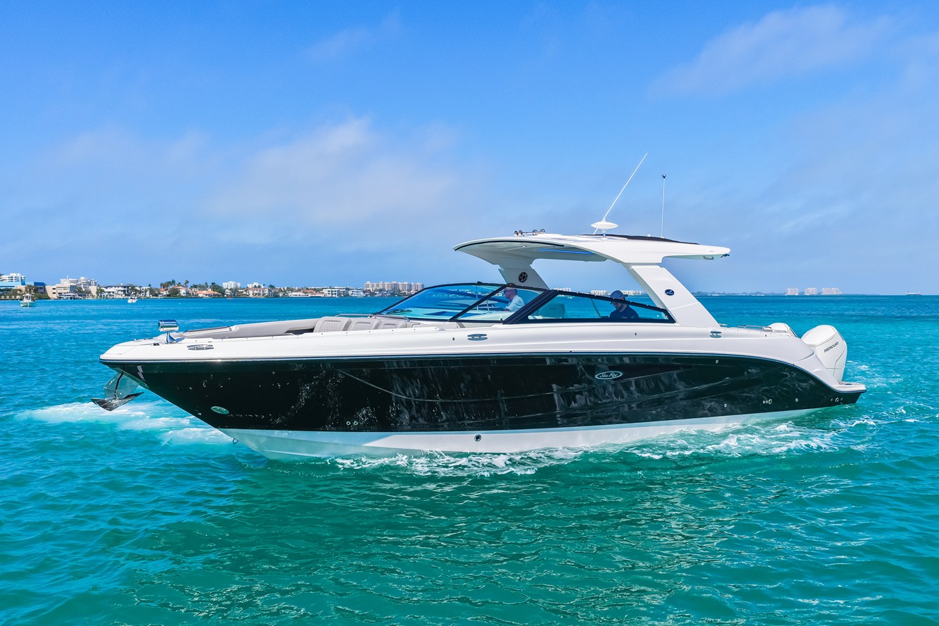 Sea Ray SLX 400 Outboard — 2026 Sea Ray SLX 400 Outboard — photo 2