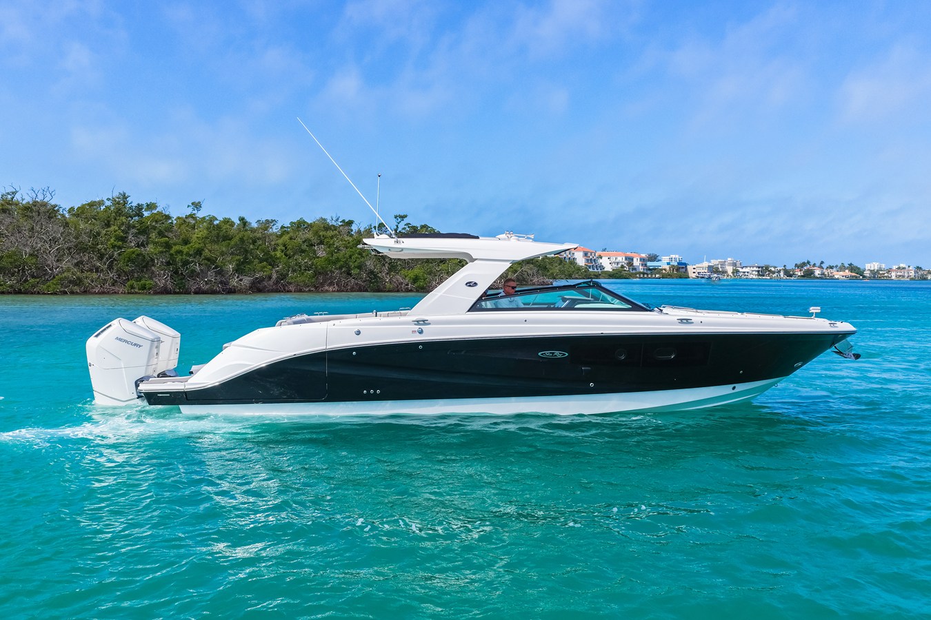 Sea Ray SLX 400 Outboard — 2026 Sea Ray SLX 400 Outboard — photo 3