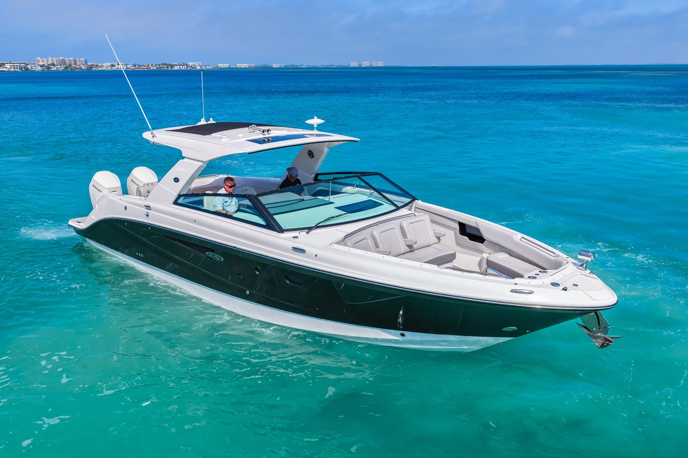 Sea Ray SLX 400 Outboard — 2026 Sea Ray SLX 400 Outboard — photo 5