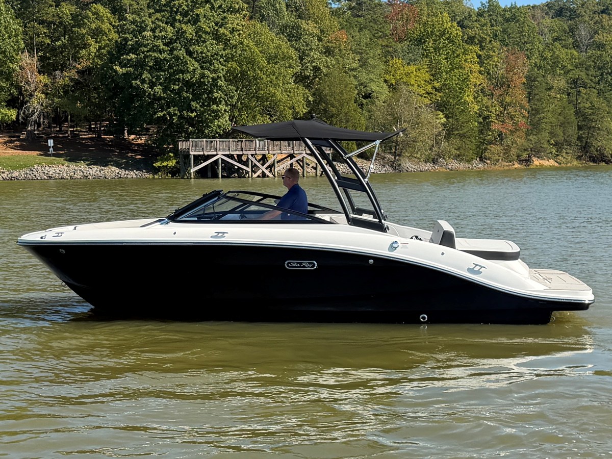 Sea Ray SEA RAY SPX 210