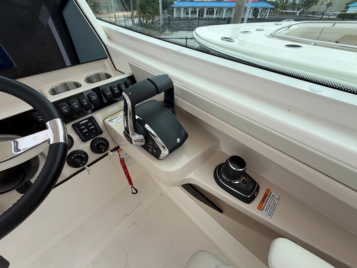 BOSTON WHALER 280 VANTAGE, photo 20