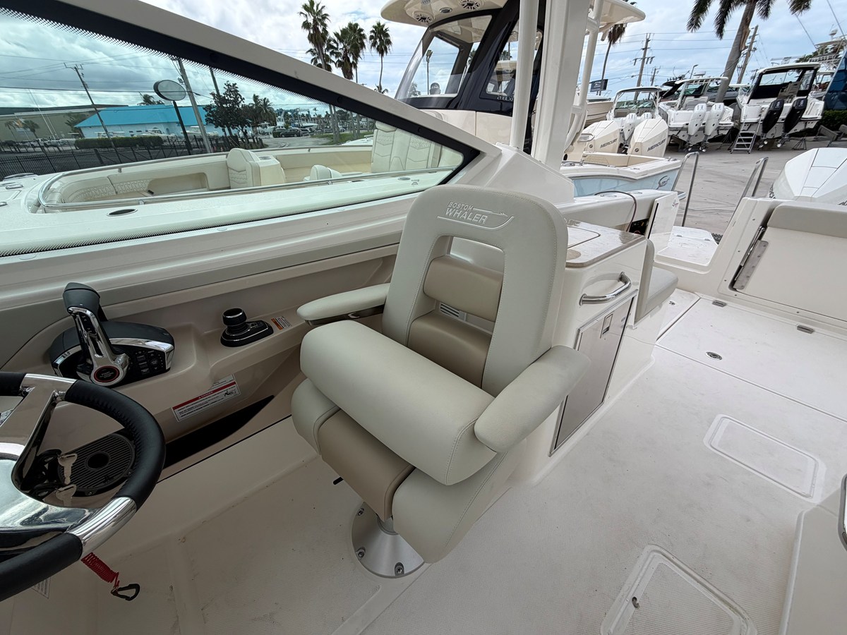 BOSTON WHALER 280 VANTAGE, photo 23