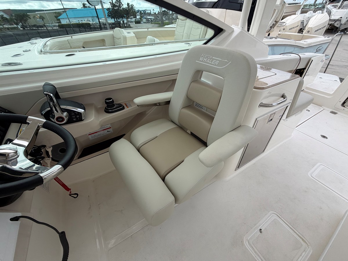 BOSTON WHALER 280 VANTAGE, photo 24