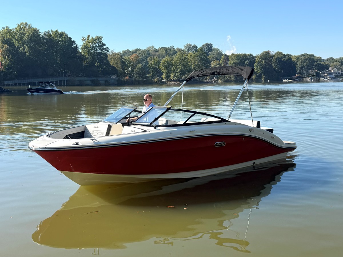 Sea Ray SPX 210 — 2026 Sea Ray SPX 210 — photo 2