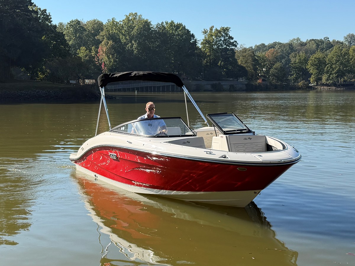 Sea Ray SPX 210 — 2026 Sea Ray SPX 210 — photo 4